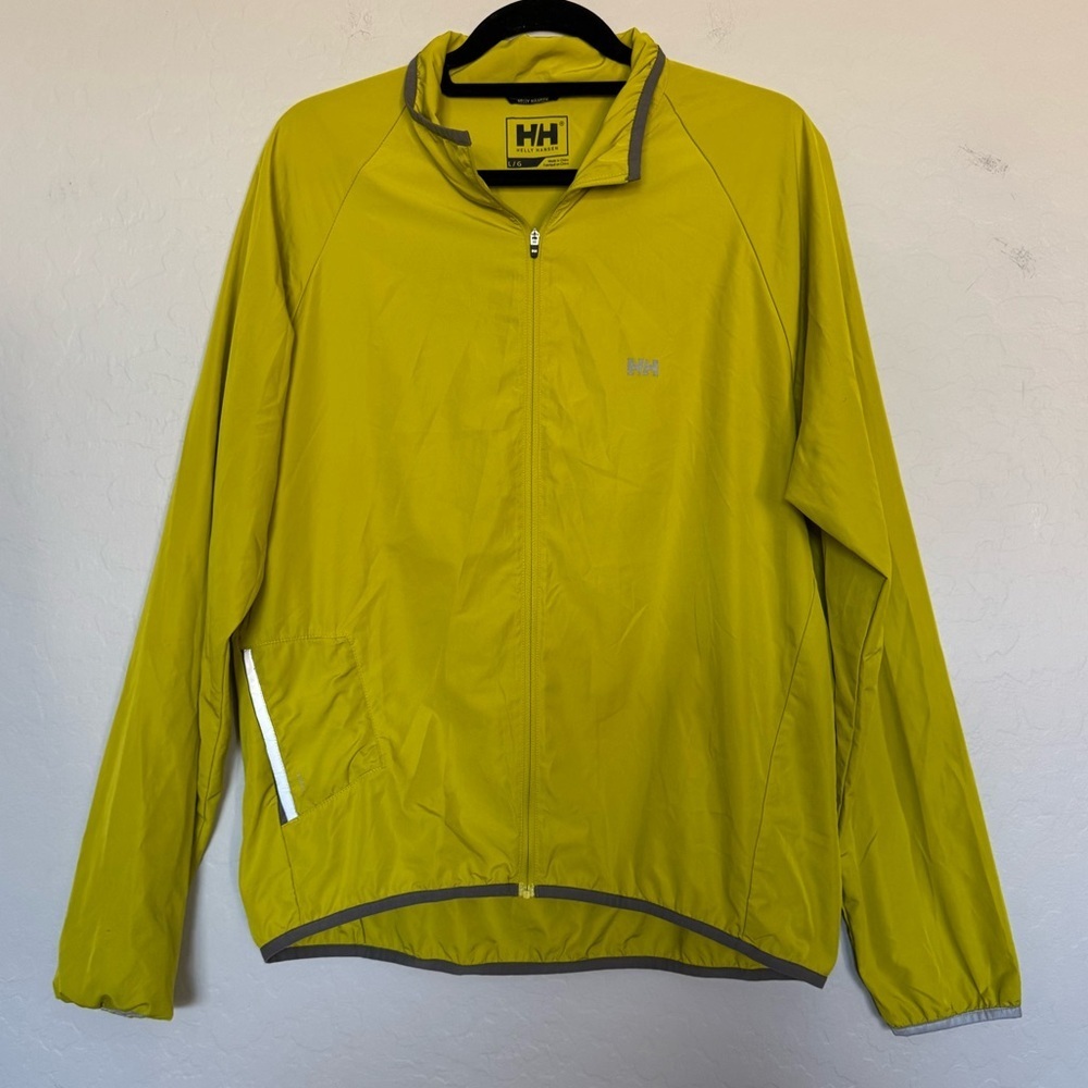 Helly Hansen (HH) lightweight windbreaker jacket in a yellow/lime green large